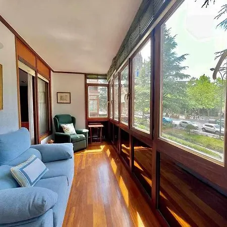 Amatxo Maitia Amplio Piso En Zona Residencial Lägenhet *
